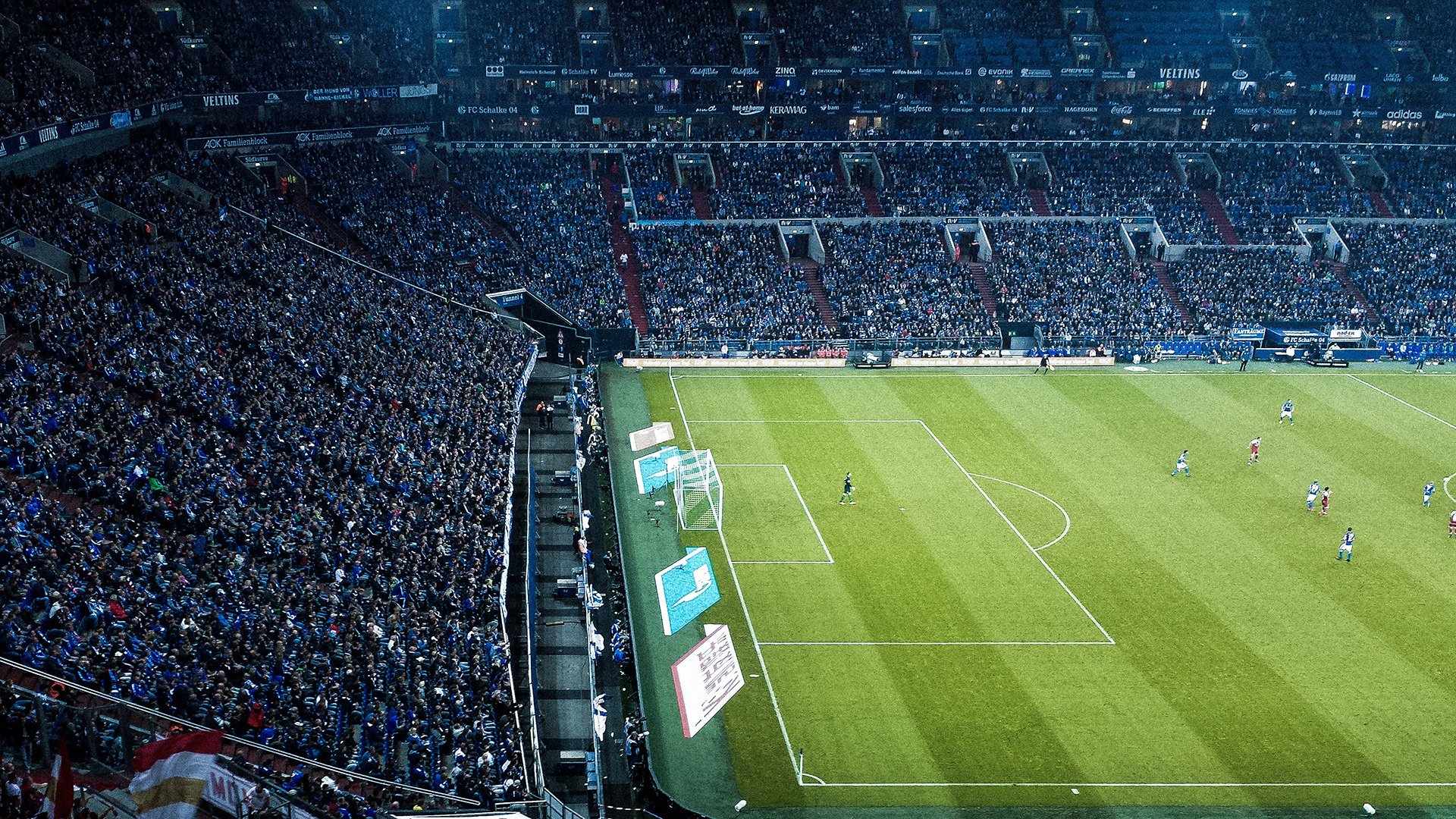 欧洲杯赛场上出现感人互动瞬间被网友热传,欧洲杯揪心一幕