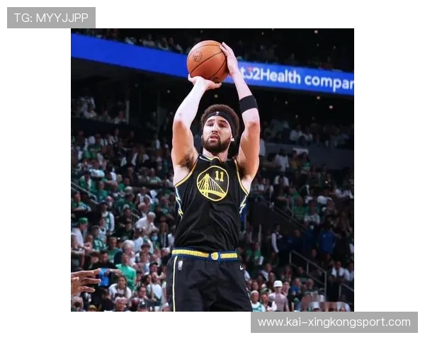 库里三分线外手感火热，勇士外线火力全开