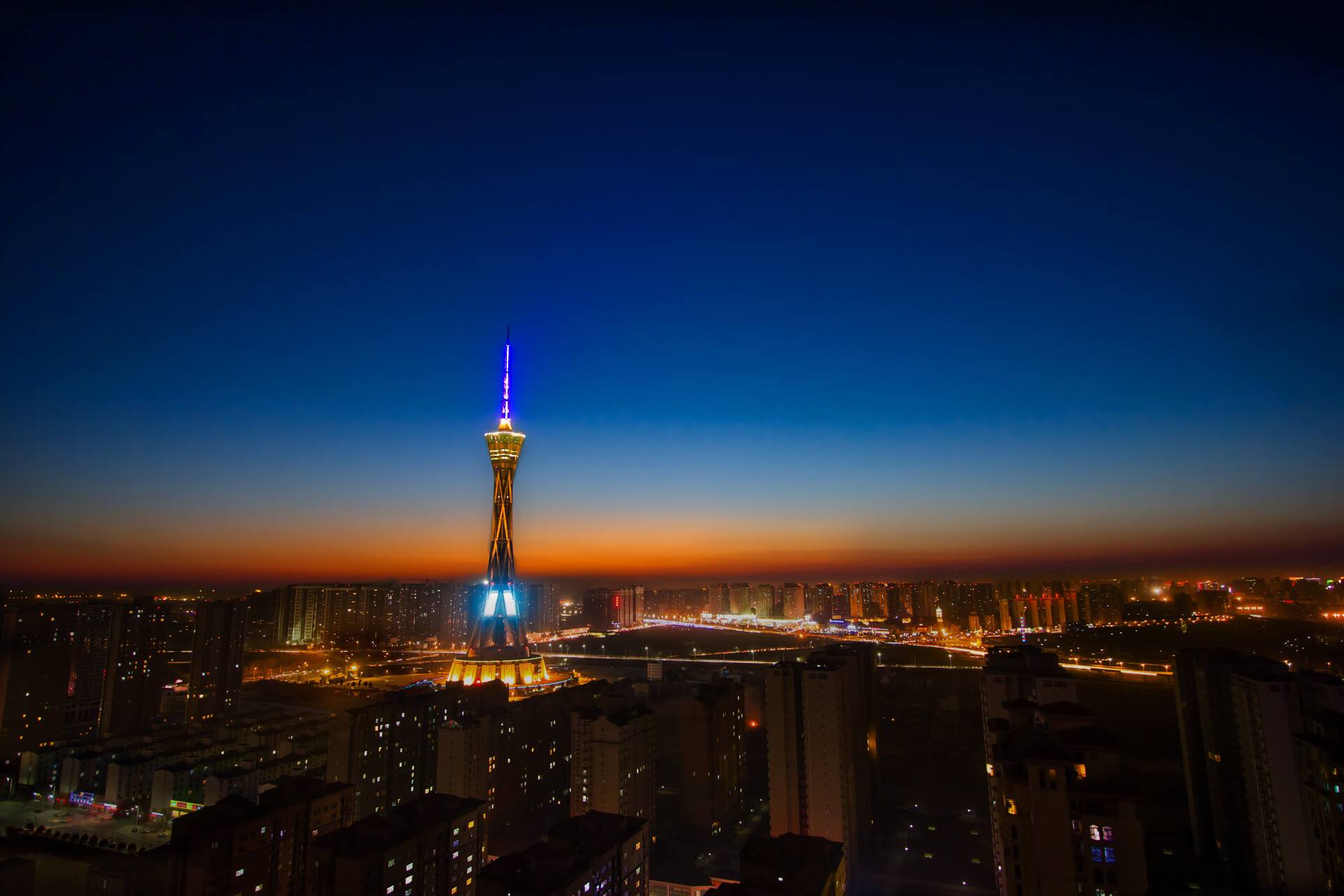 主帅战术部署细致入微强调沟通配合重于单打独斗